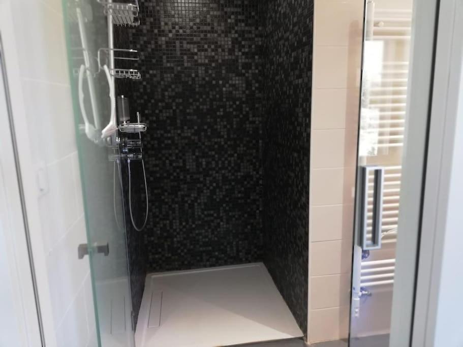 Gite De Charme 5 Etoiles Pour Couple Avec Sauna Et Jacuzzi Exterieurs Privatifs Peaugres Kültér fotó